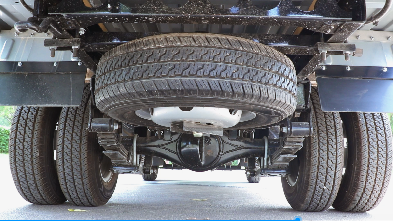 1694063823496571.png 角马两纵十横双后轮实图.png