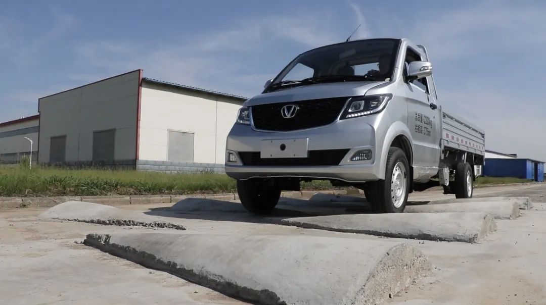 1700466568116979.jpg 斑马加长版实物正脸图.jpg